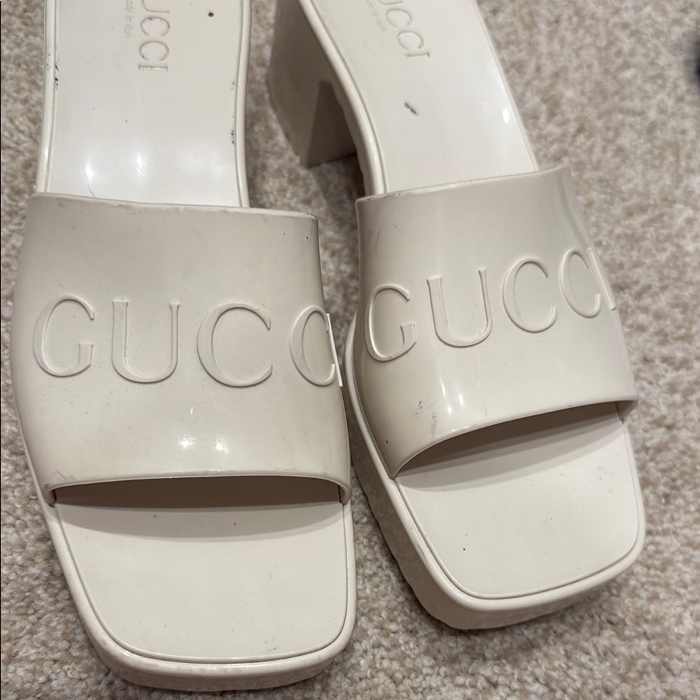 Gucci White Mules with Elegant Square-Toe Design